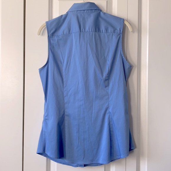 Banana Republic sleeveless button-up cotton shirt in blue, size 8. - Picture 5 of 8